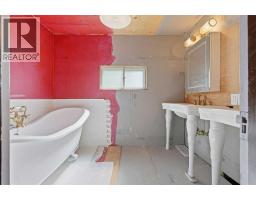 3pc Bathroom - 1316 15 Street Nw, Calgary, AB T2N2B6 Photo 17