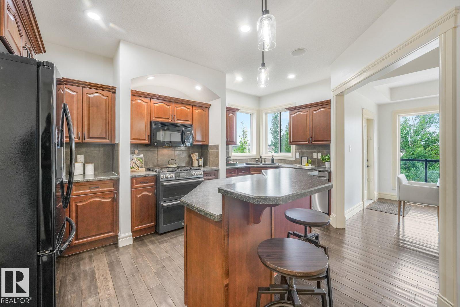 70 SUMMERCOURT RD - 19