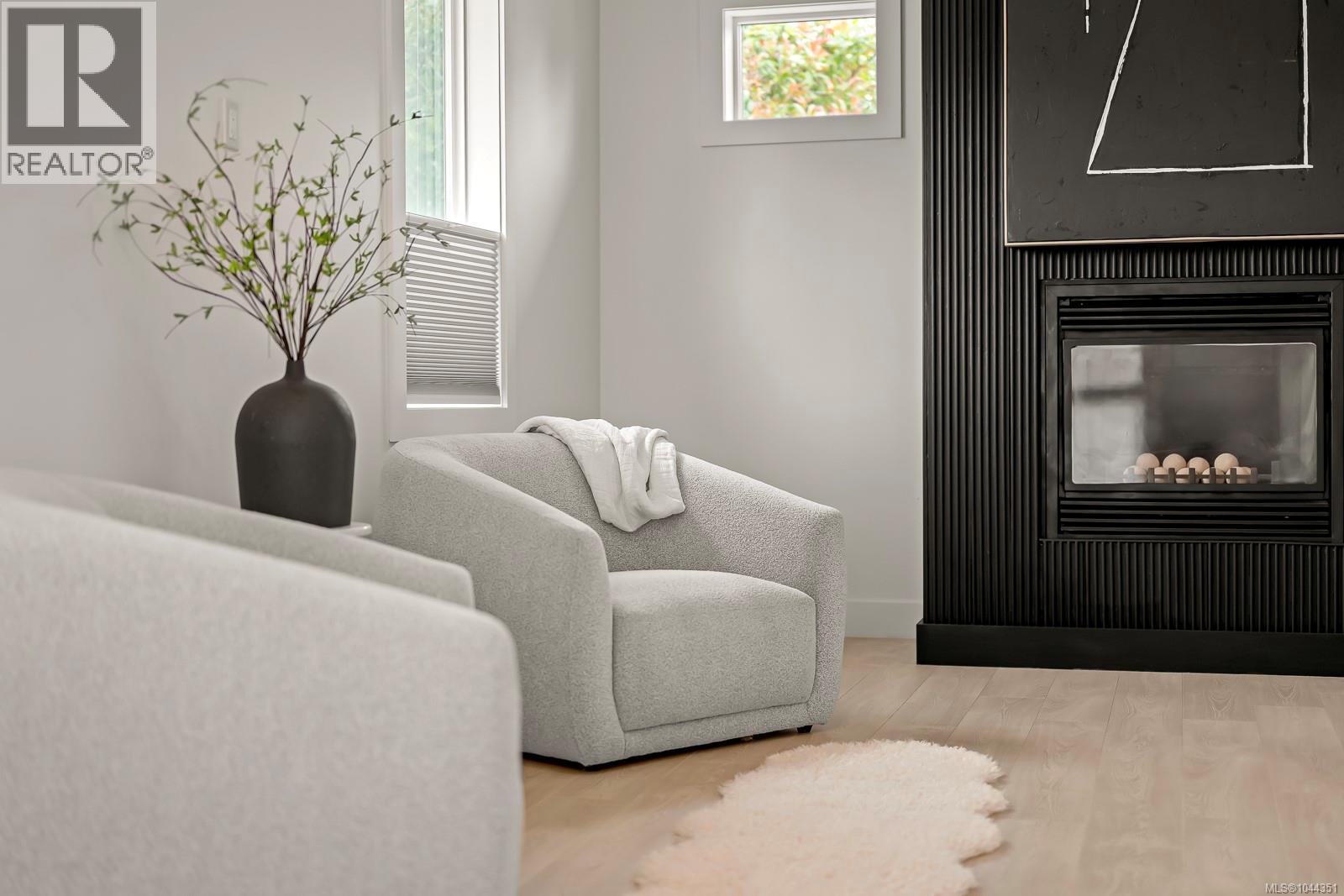 1405 Malahat Dr - 47