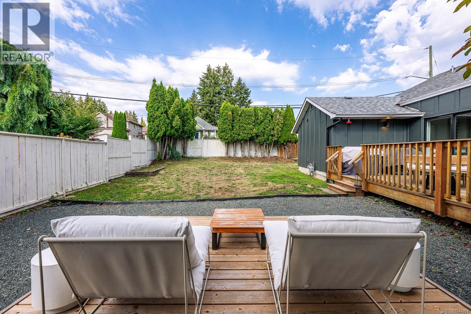 1405 Malahat Dr - 52