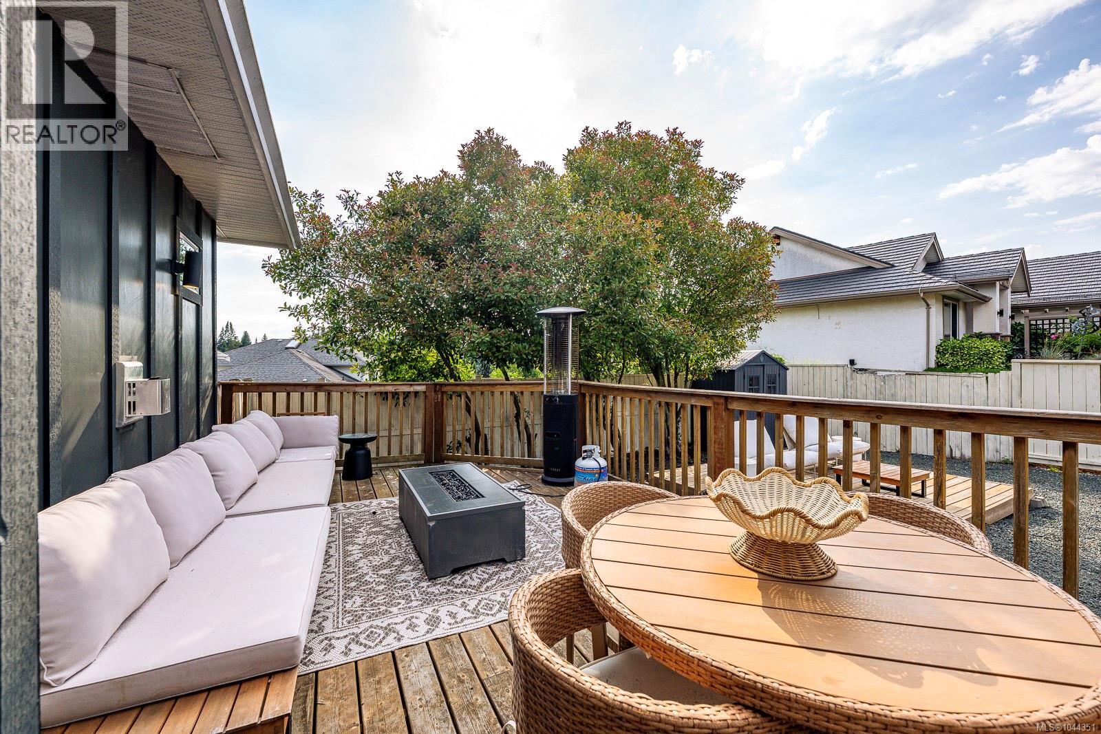 1405 Malahat Dr - 2
