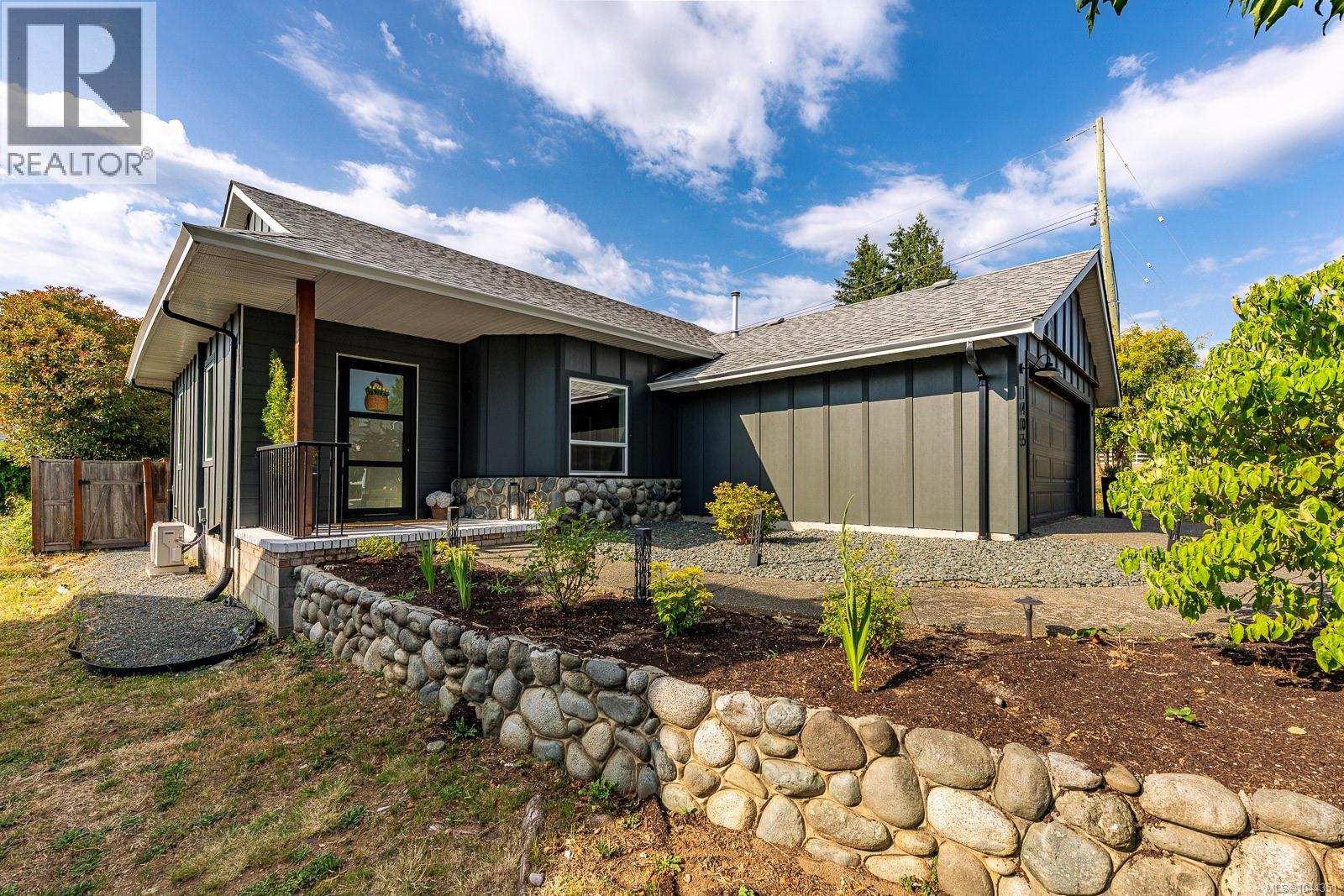 1405 Malahat Dr - 55