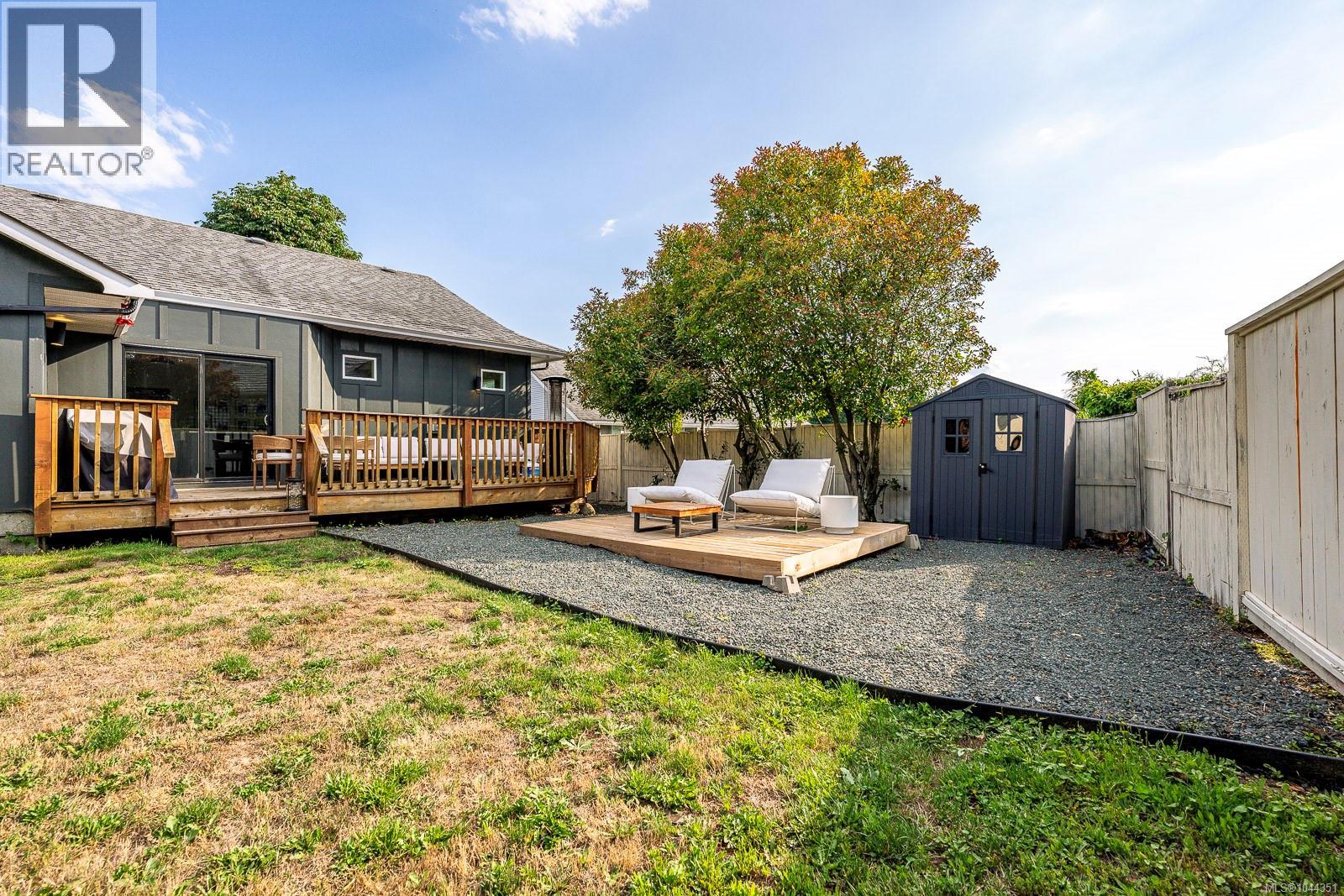 1405 Malahat Dr - 53