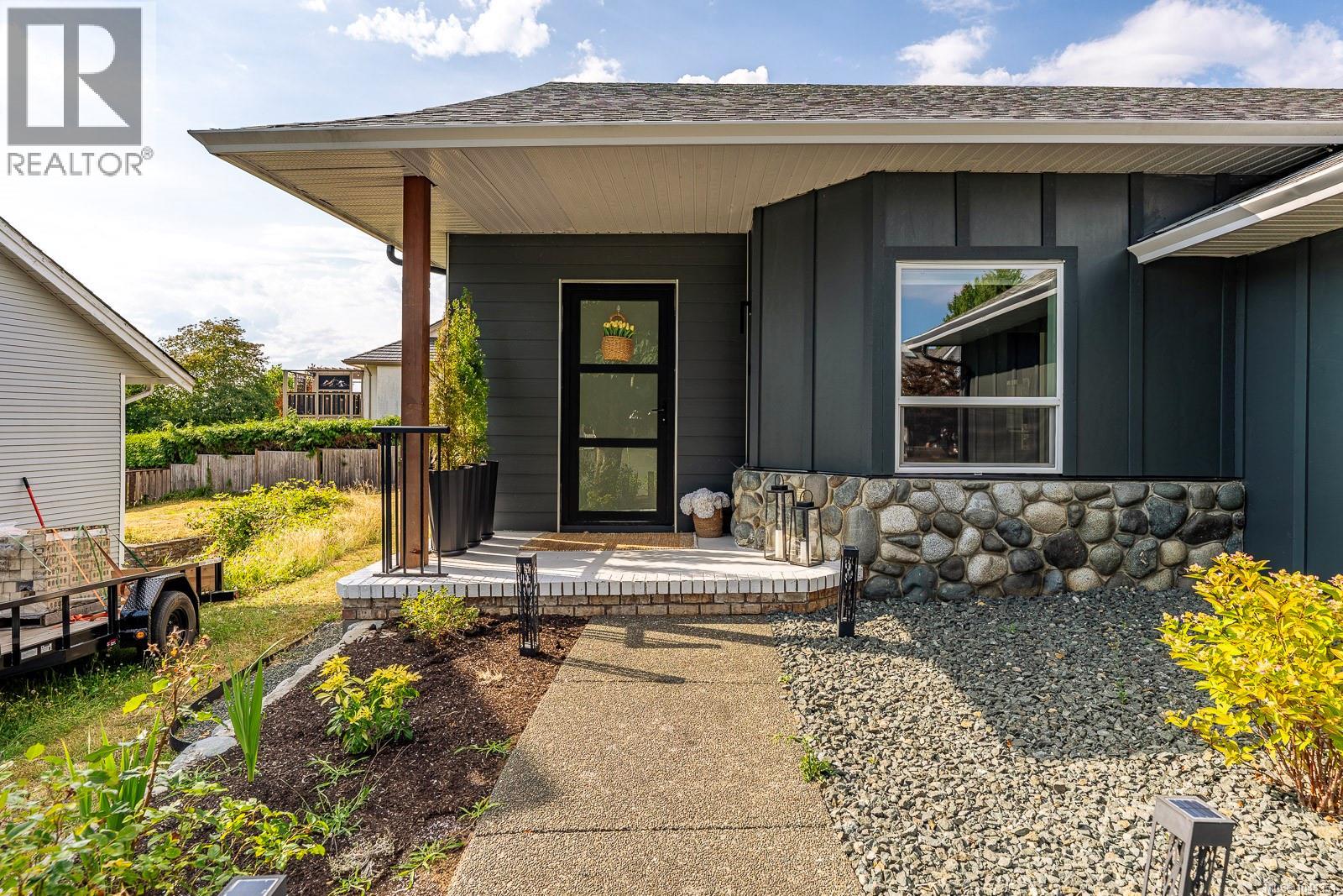 1405 Malahat Dr - 56