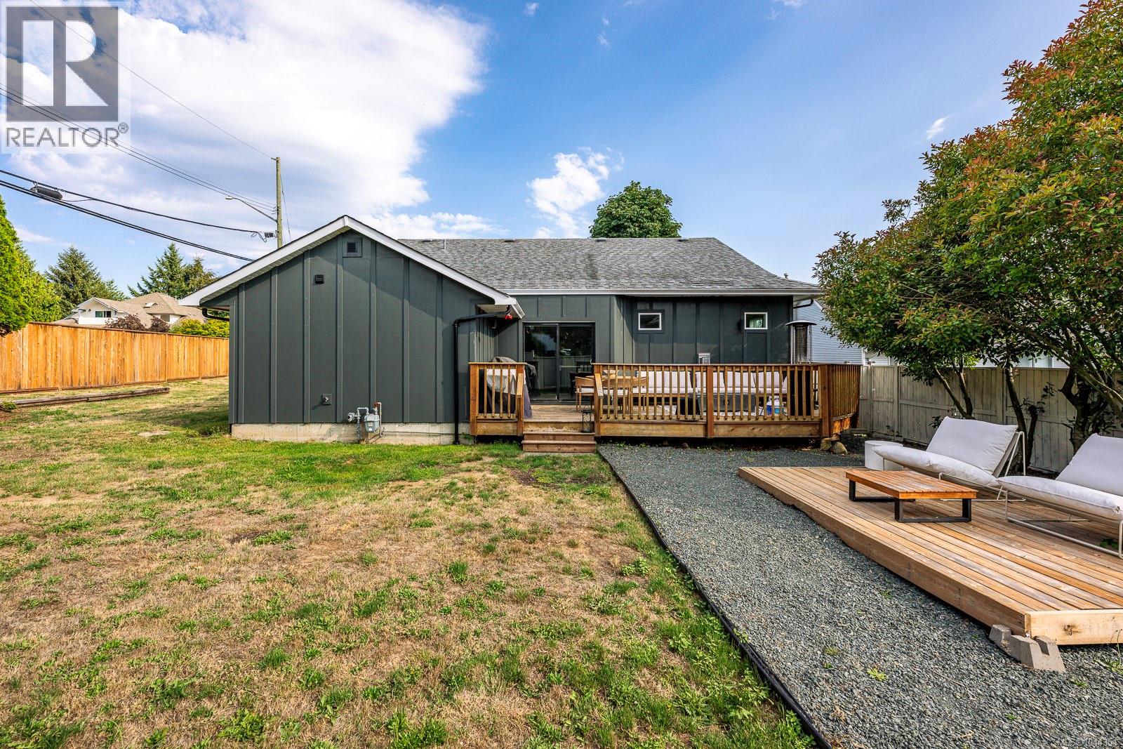 1405 Malahat Dr - 59