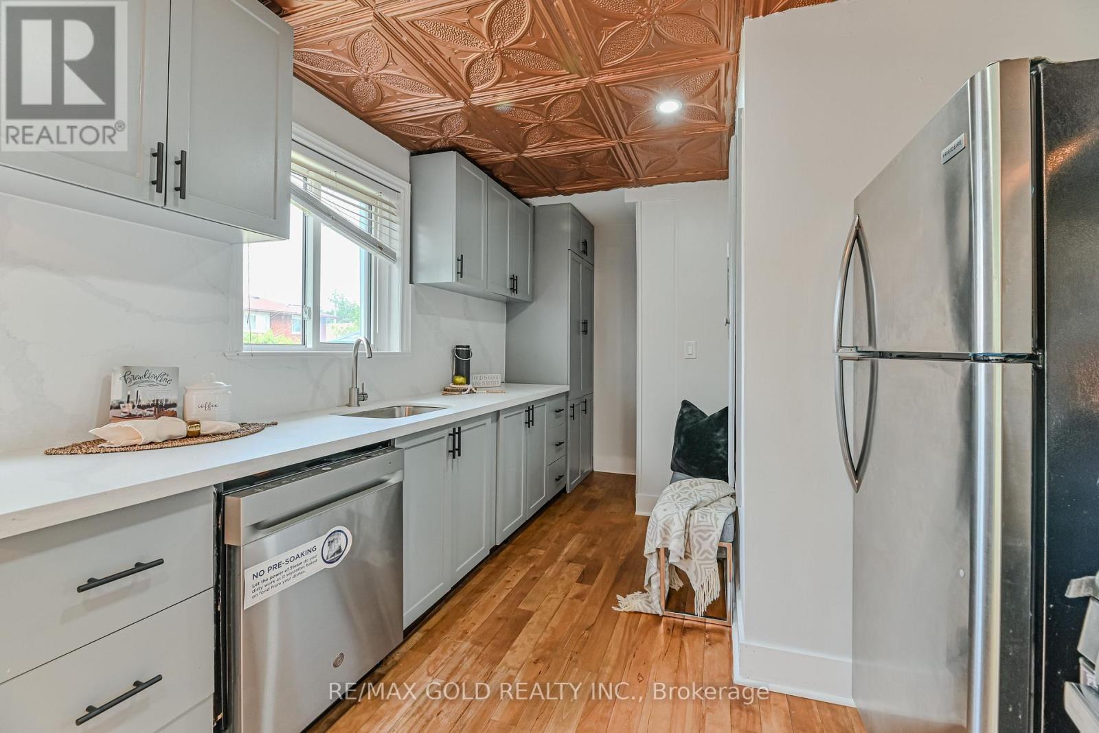 3 MYRTLE AVENUE S - 13