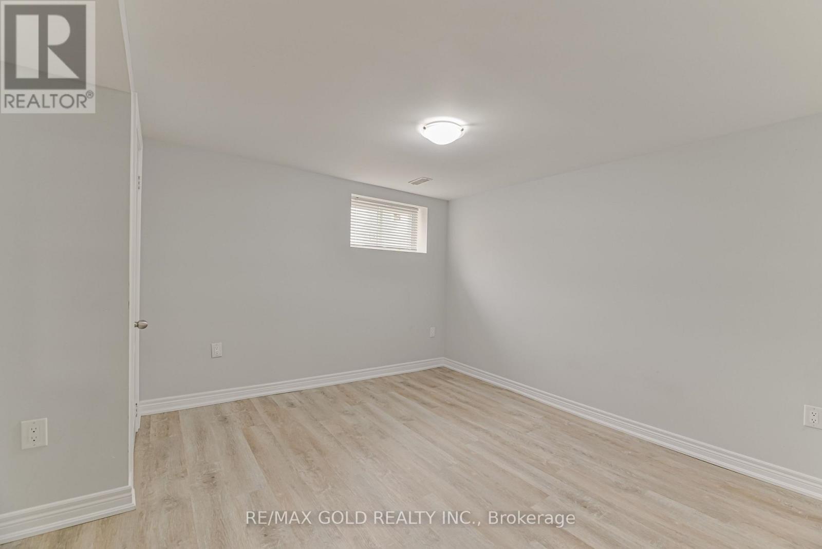 3 MYRTLE AVENUE S - 36