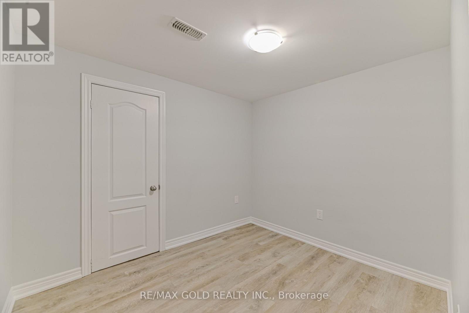 3 MYRTLE AVENUE S - Image 40