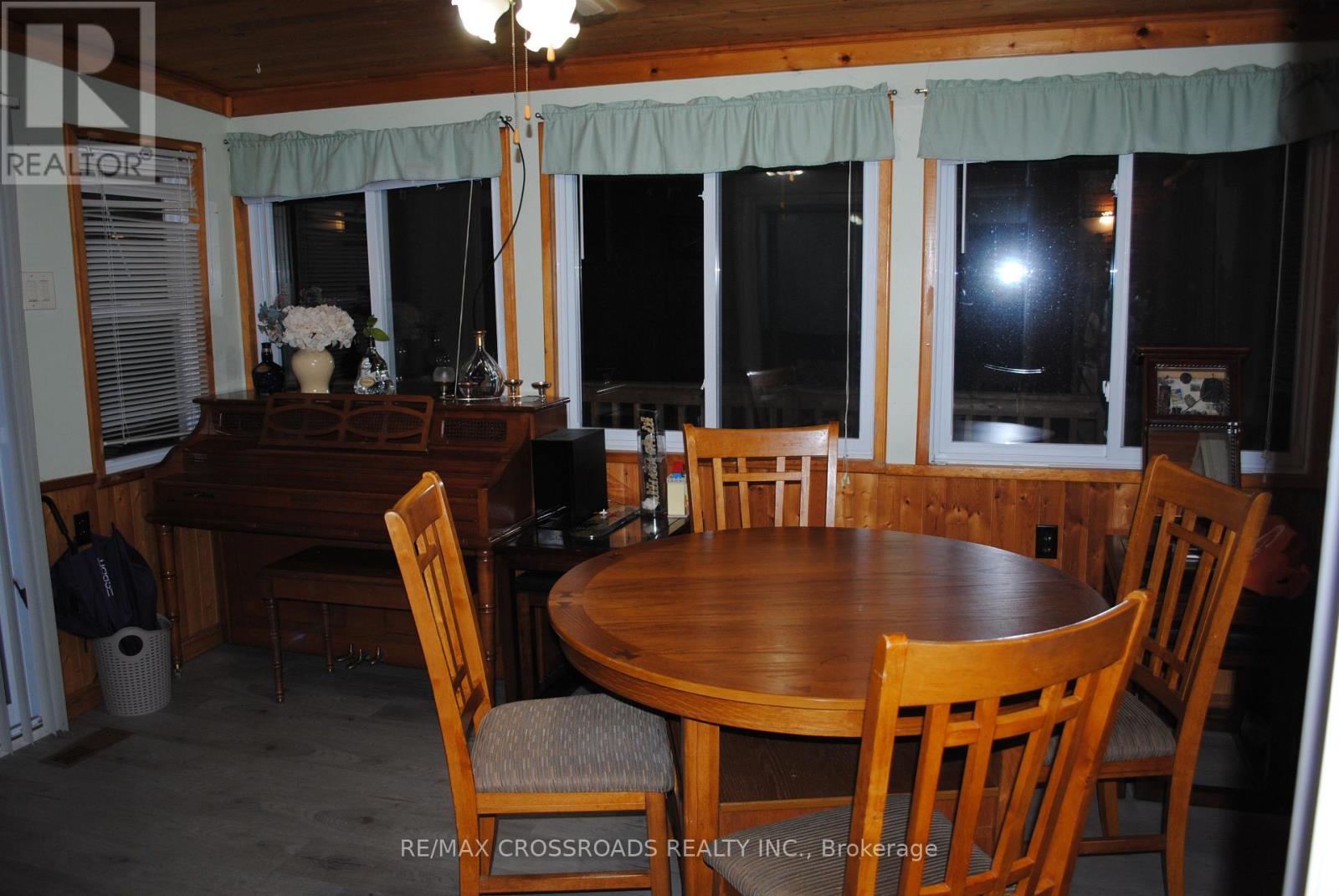 15 BROOK ROAD - 18