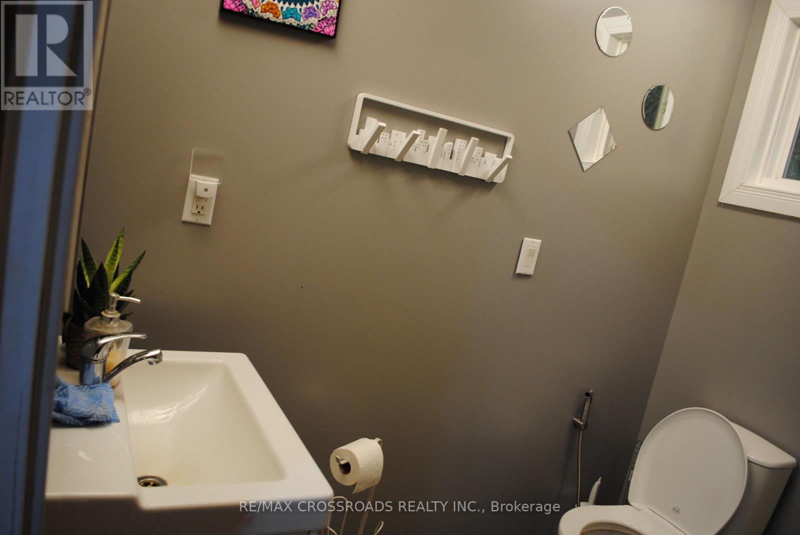 15 BROOK ROAD - 9