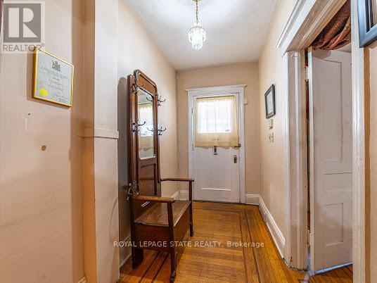 35 SHERMAN AVENUE N - 10