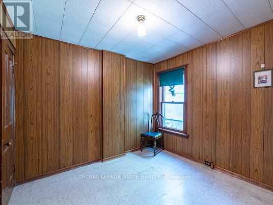 35 SHERMAN AVENUE N - 17