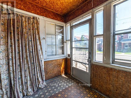 35 SHERMAN AVENUE N - 9