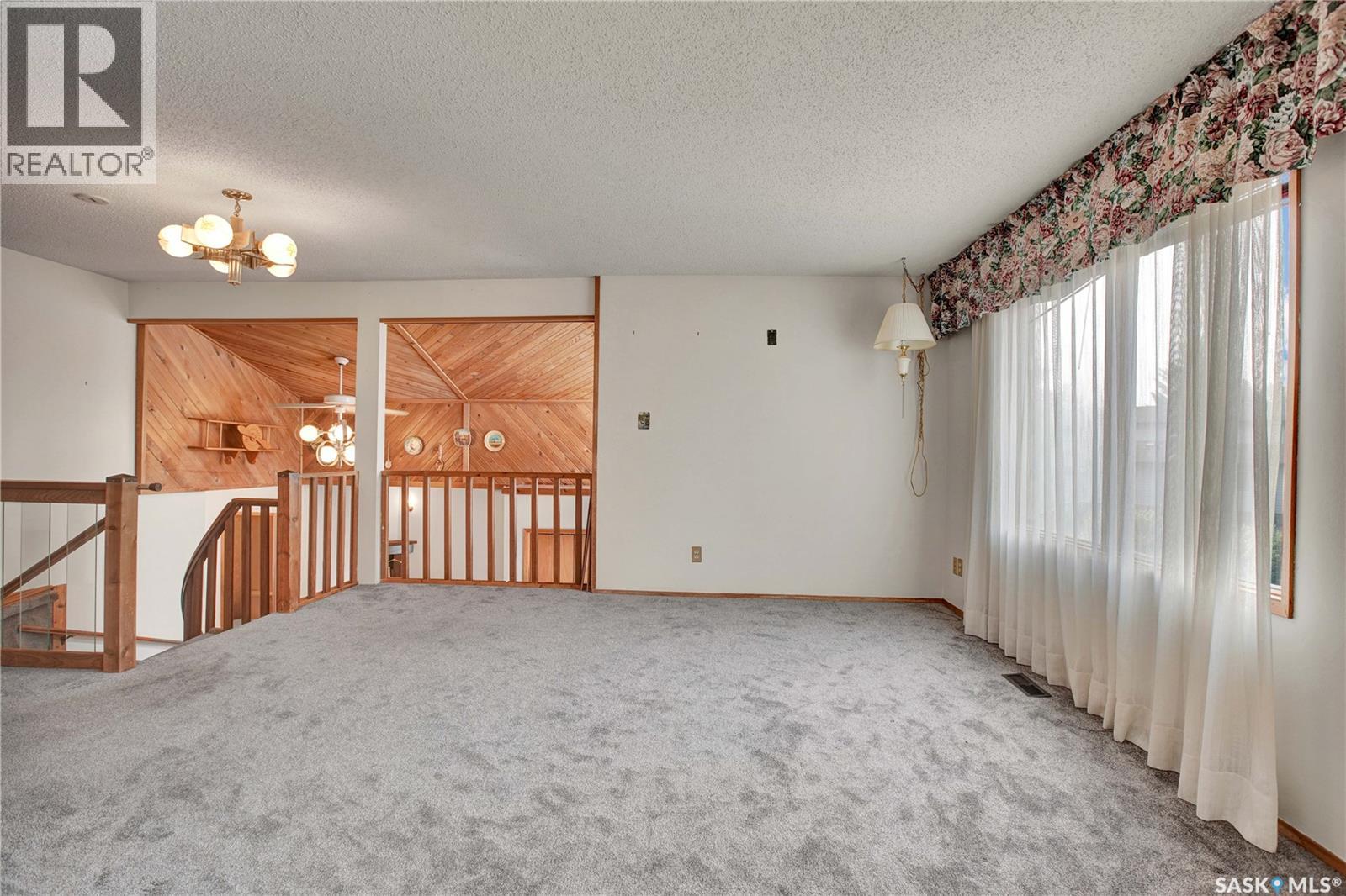 22 BLUE PLACE - Image 13