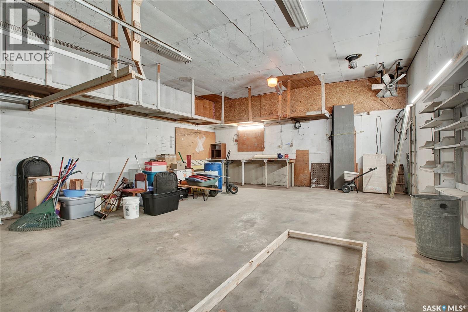 22 BLUE PLACE - Image 43