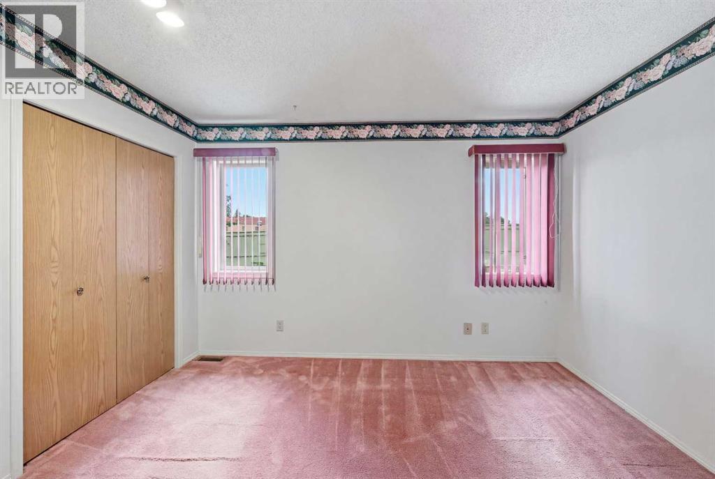 60 Rundlelawn Green NE - 17