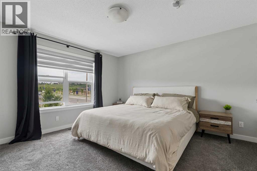 12 Wolf Creek Drive SE, Wolf Willow, Calgary photo 4