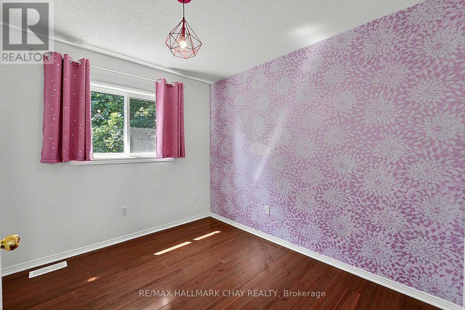 11 DUGDALE AVENUE - 26
