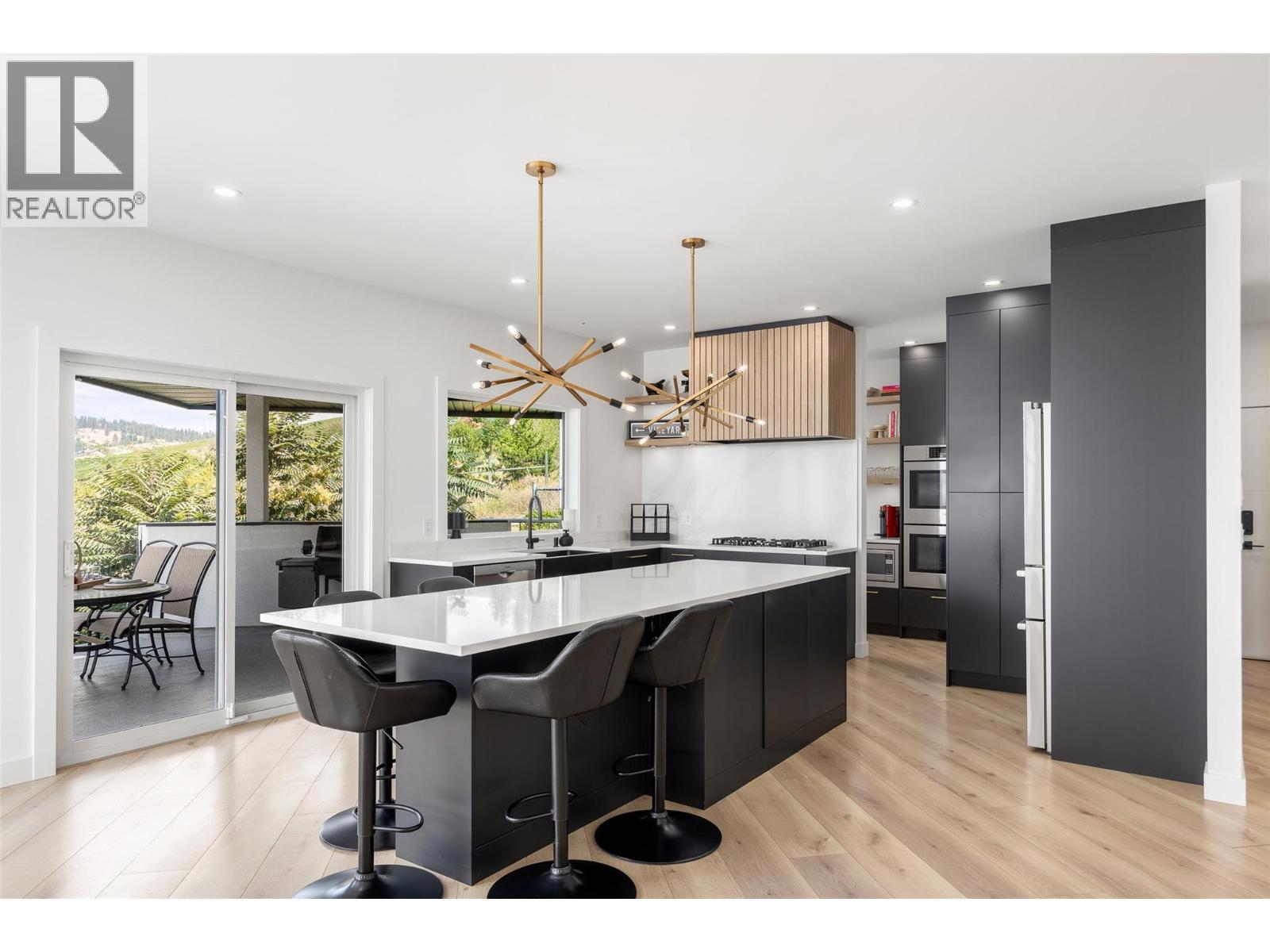 1090 Camp Road, Lake Country