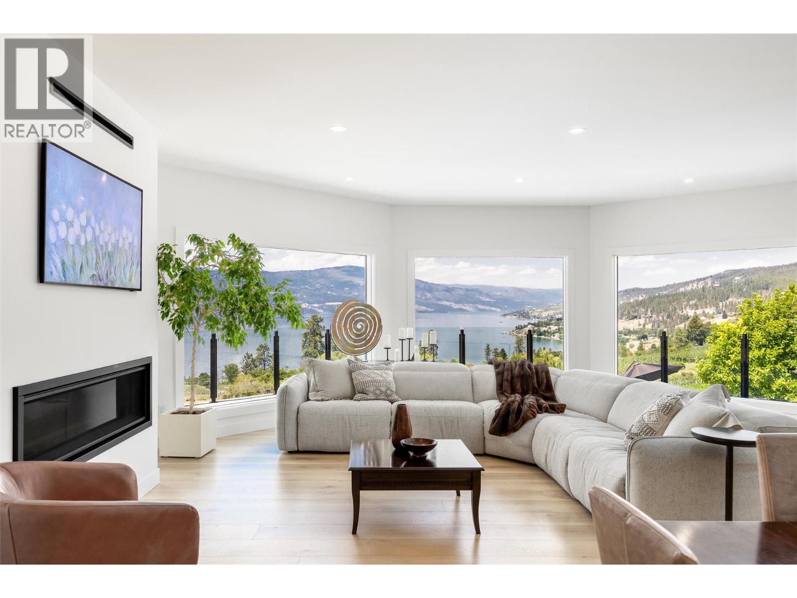 1090 Camp Road, Lake Country