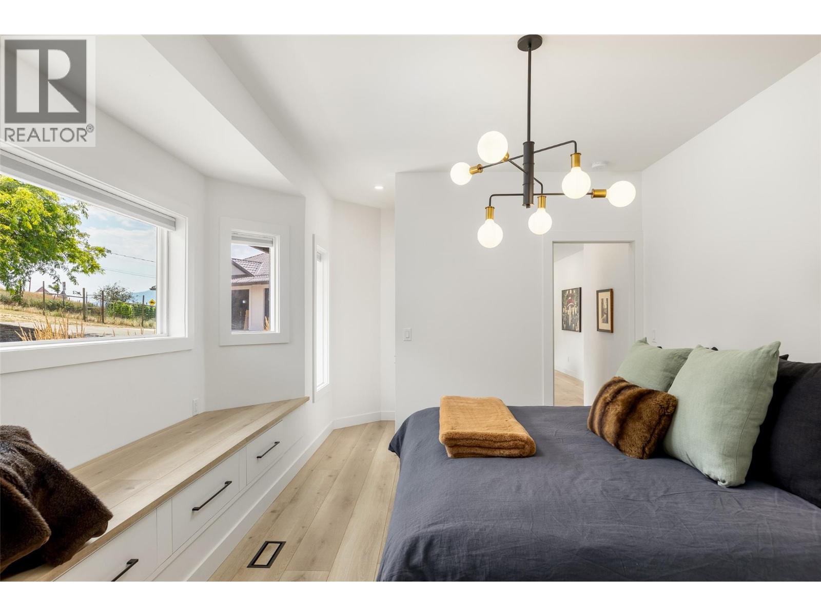 1090 Camp Road, Lake Country