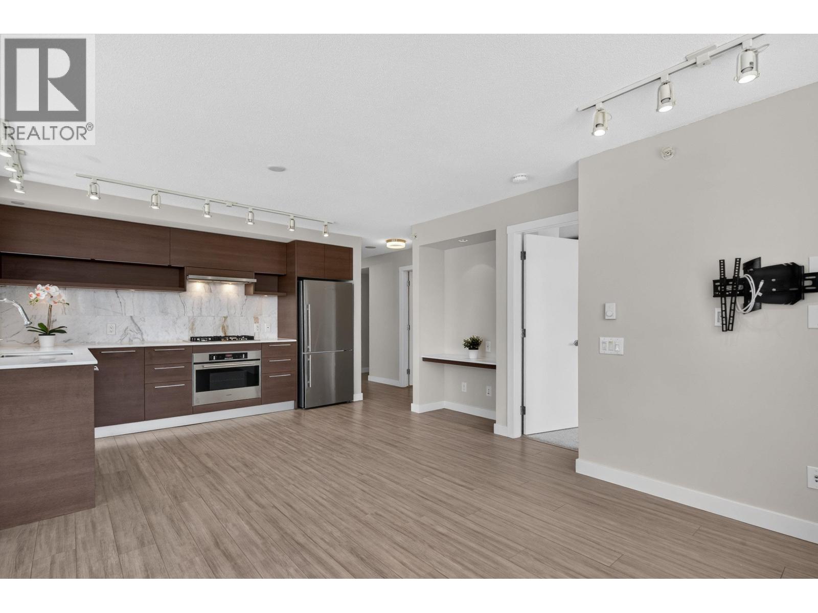 1402 570 EMERSON STREET, Coquitlam