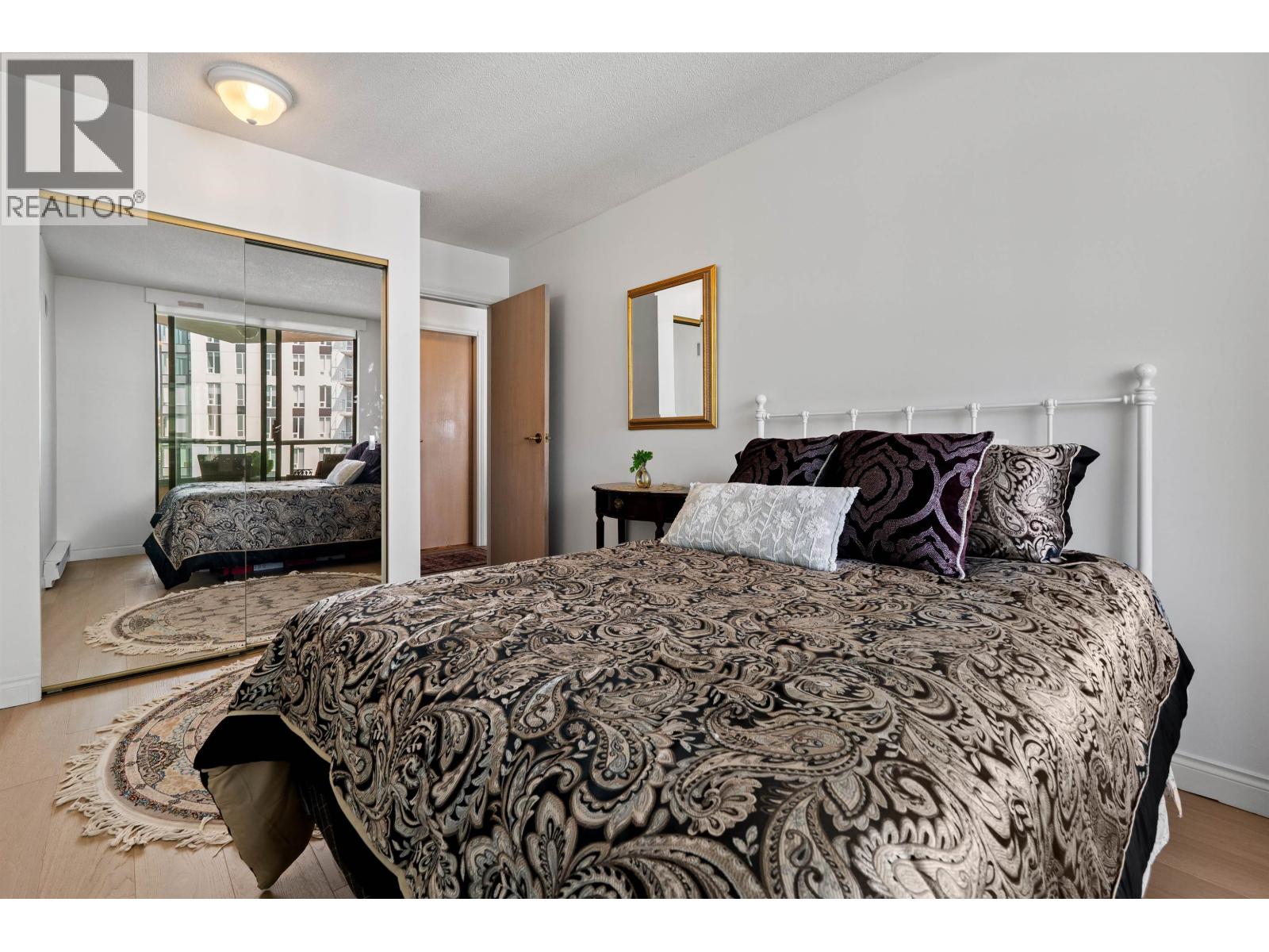 12D 328 TAYLOR WAY, West Vancouver