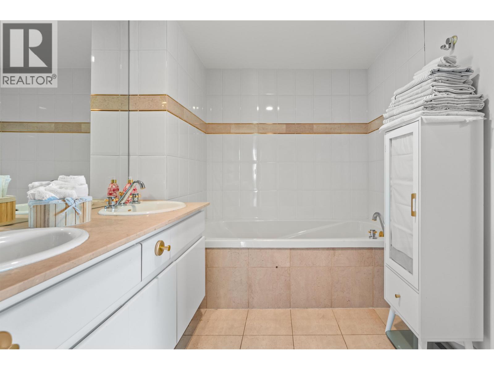 12D 328 TAYLOR WAY, West Vancouver