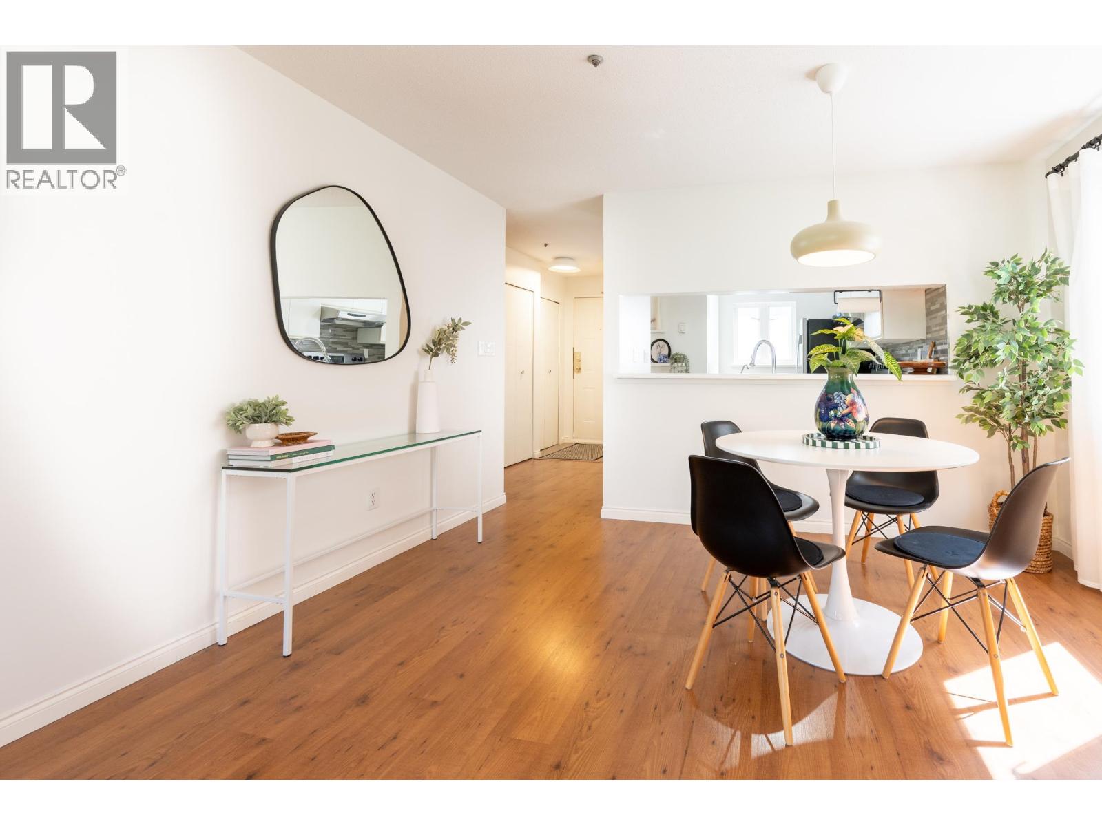 209 643 W 7TH AVENUE, Vancouver