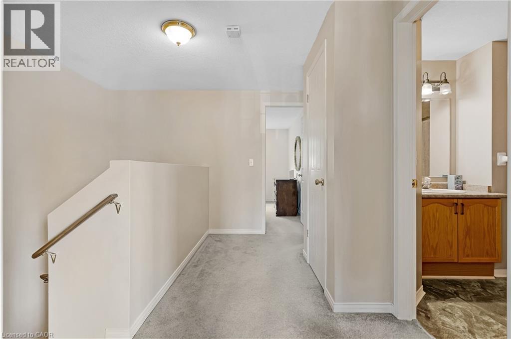 102 CHATEAU Crescent - Image 15