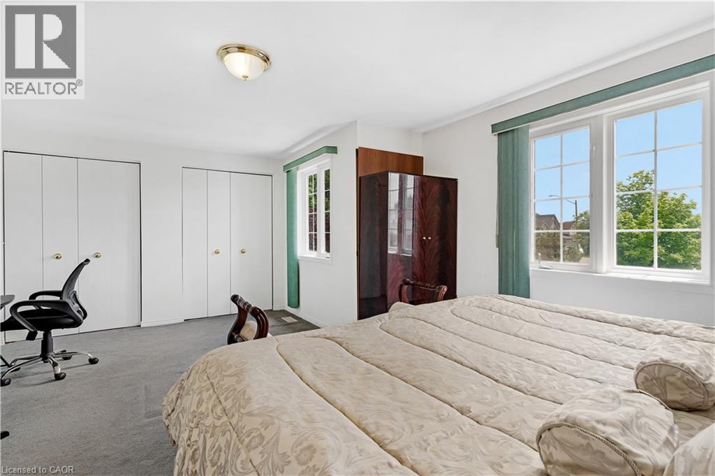 102 CHATEAU Crescent - 19