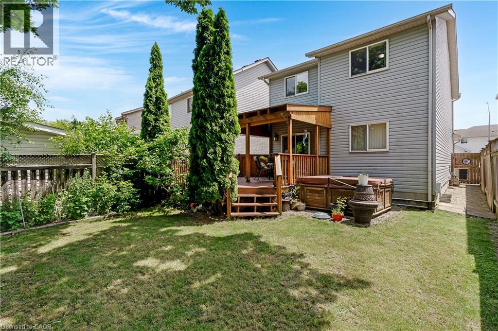 102 CHATEAU Crescent - 31