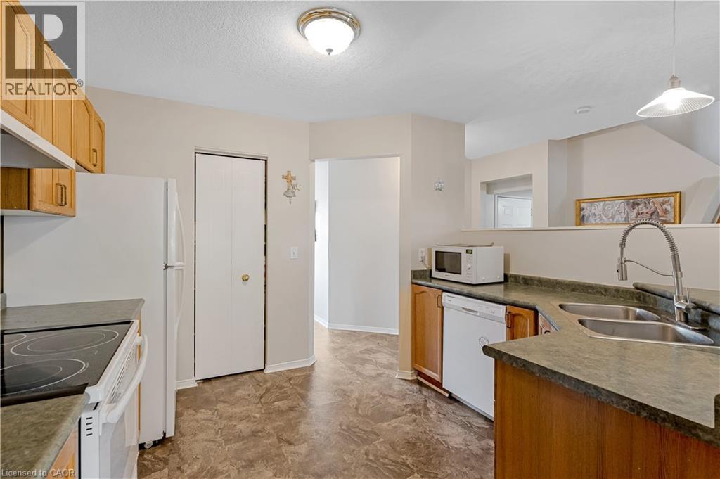 102 CHATEAU Crescent - Image 7