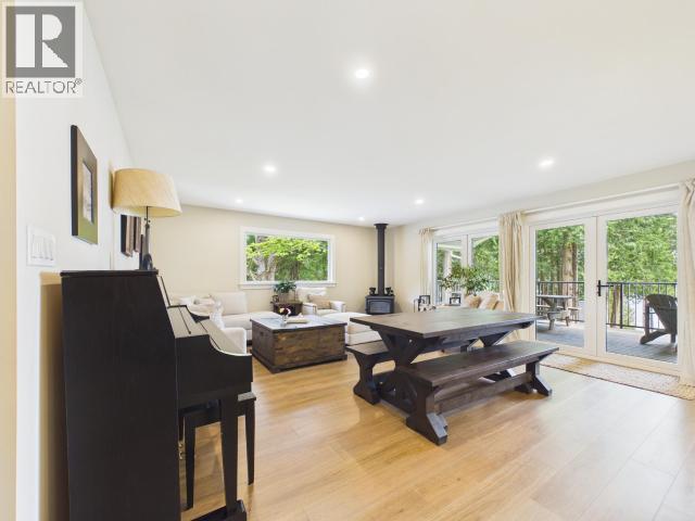 2158 ROBERTS ROAD - 17