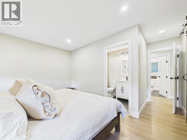 2158 ROBERTS ROAD - 28