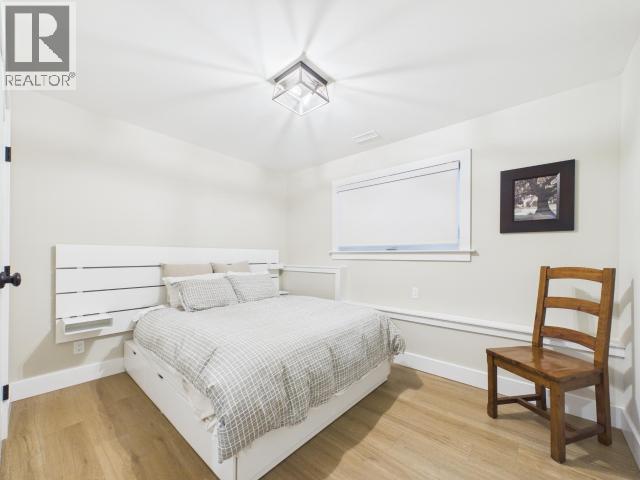 2158 ROBERTS ROAD - 37