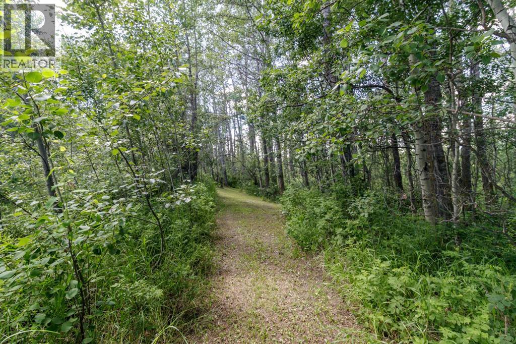 261 Range Road, Rural Lacombe County