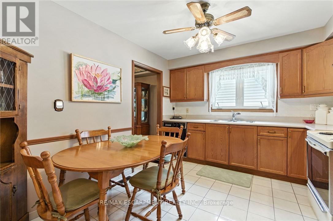 39 MEGNA COURT - 8