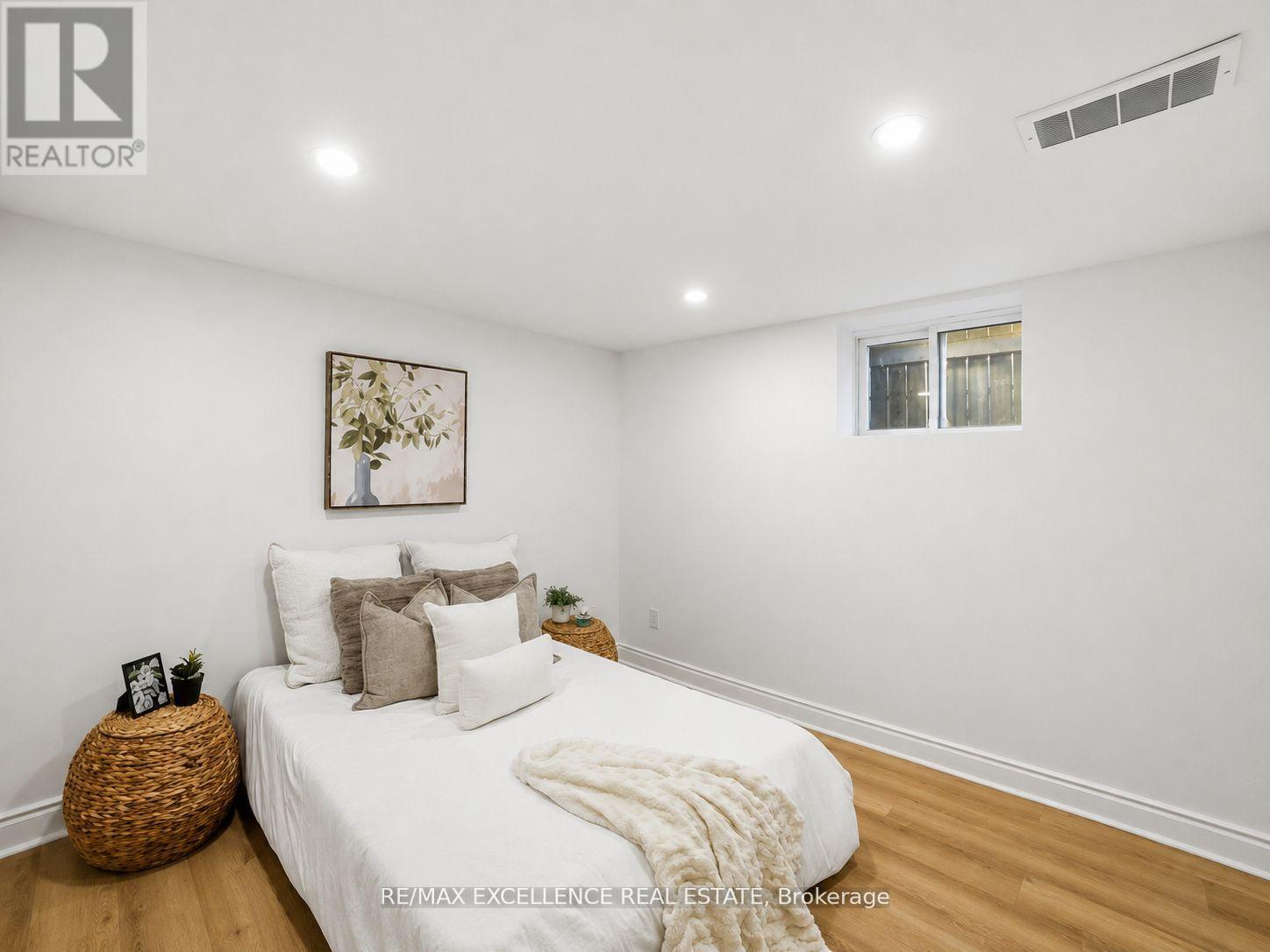 627 UPPER SHERMAN AVENUE - Image 20