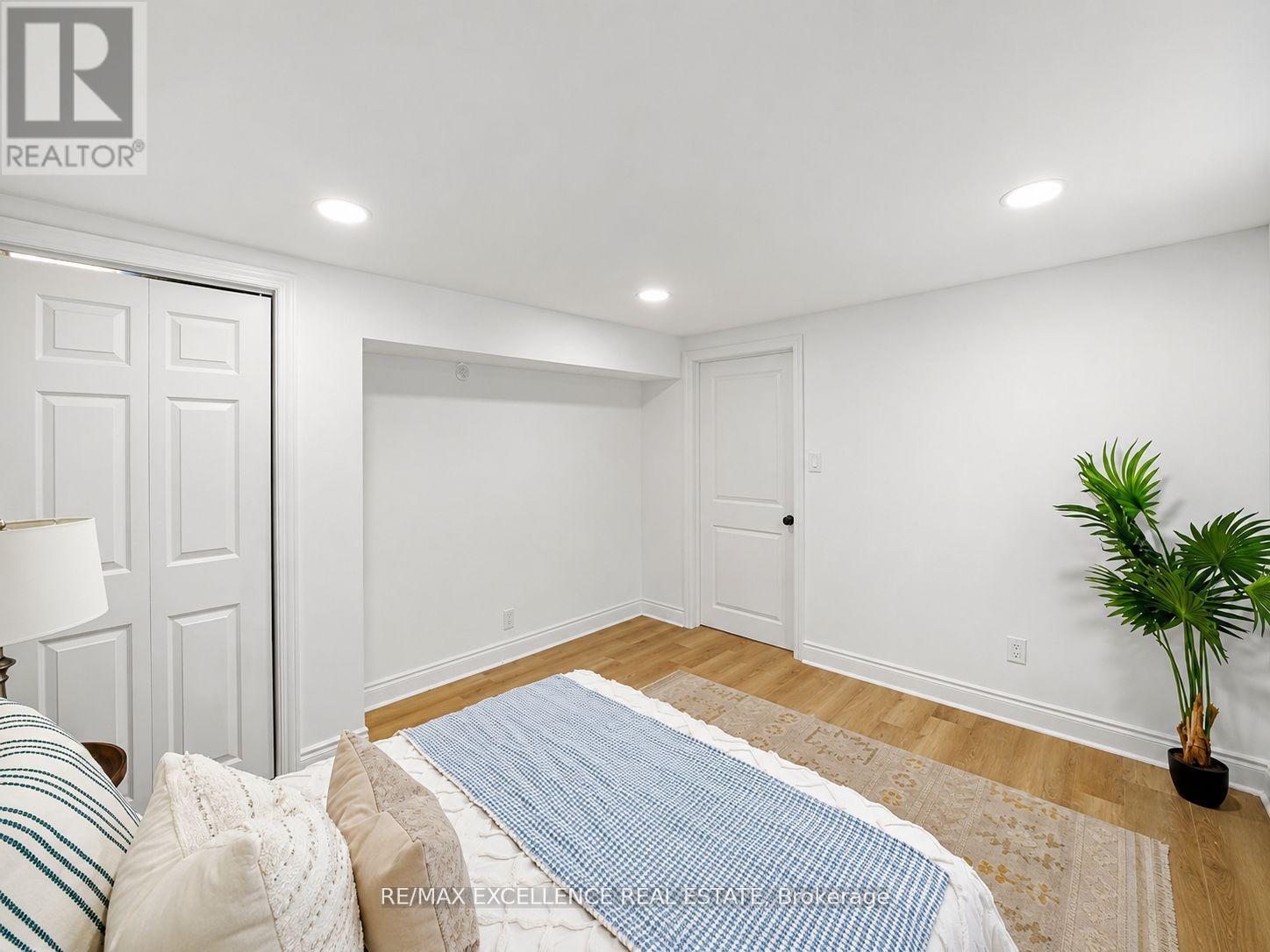 627 UPPER SHERMAN AVENUE - Image 24