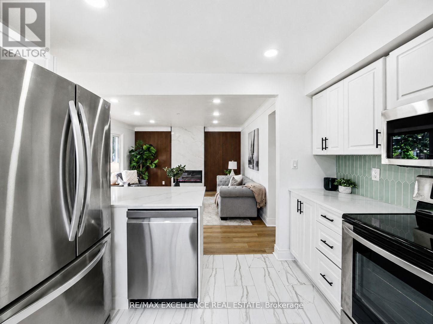 627 UPPER SHERMAN AVENUE - Image 7