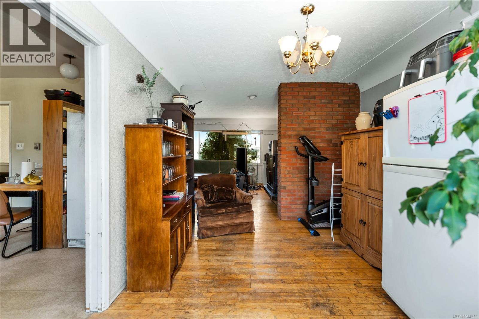 4479 Majestic Dr - 6