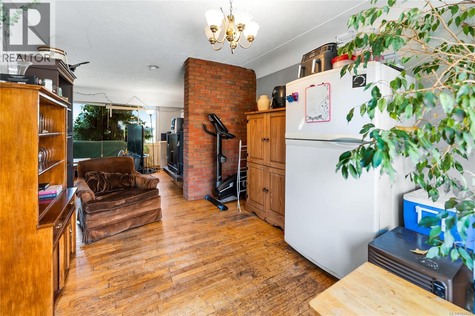 4479 Majestic Dr - 7