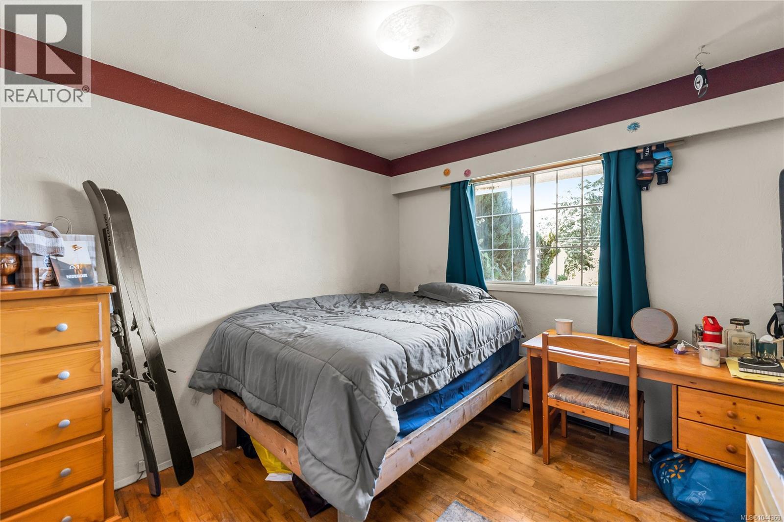 4479 Majestic Dr - 8