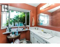 Bedroom - 4479 Majestic Dr, Saanich, BC V8N3H7 Photo 11