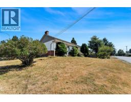 4479 Majestic Dr, Saanich, BC V8N3H7 Photo 34