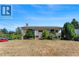 4479 Majestic Dr, Saanich, BC V8N3H7 Photo 36