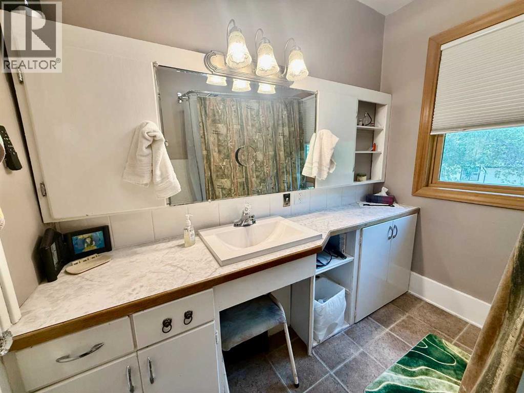 5107 46 Street - Image 20