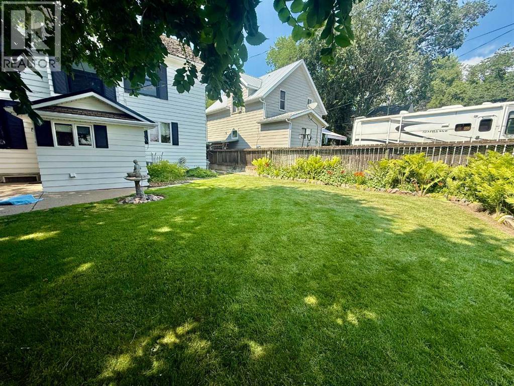 5107 46 Street - 32