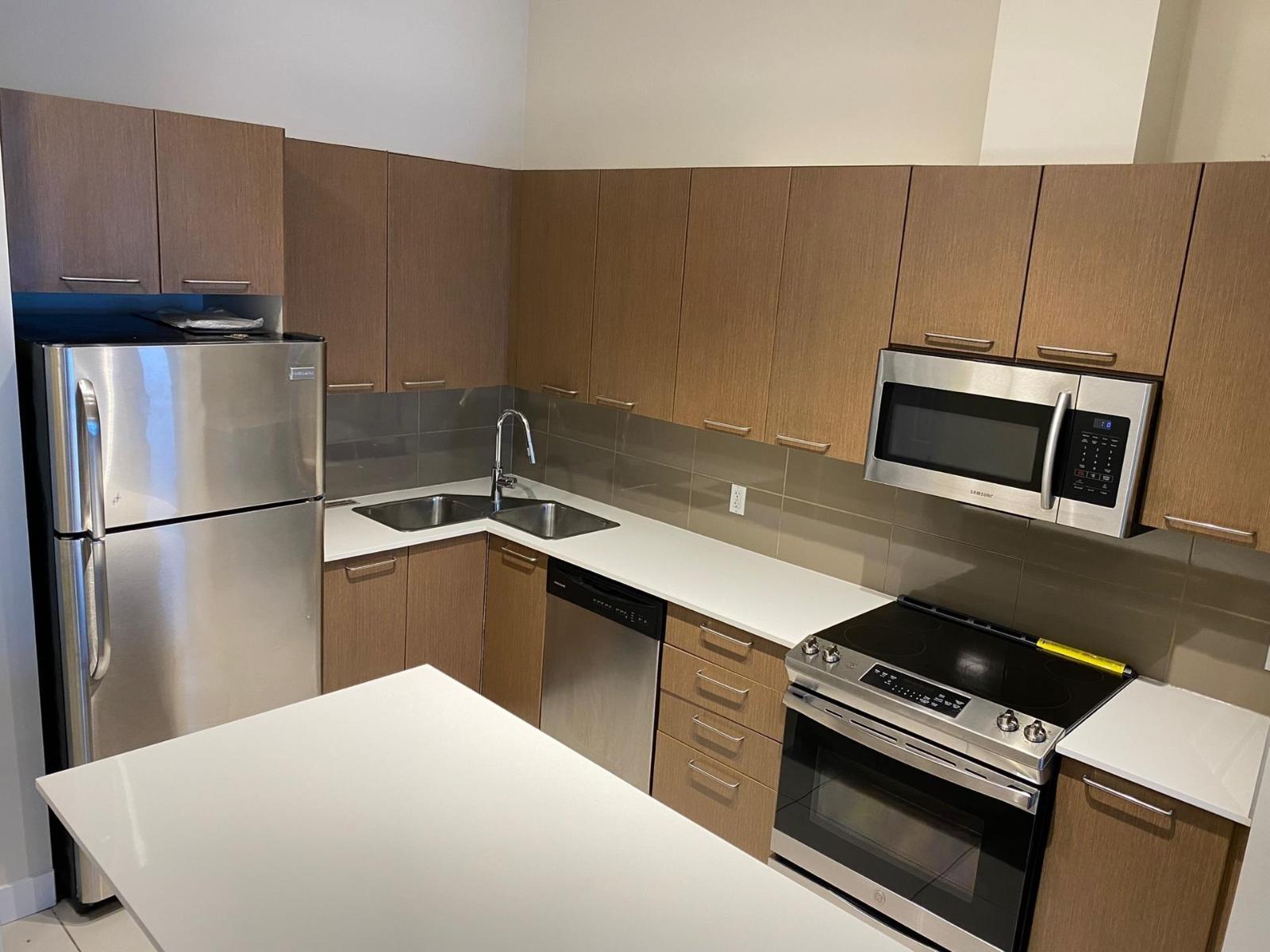 404 10822 CITY PARKWAY, Surrey — photo 3